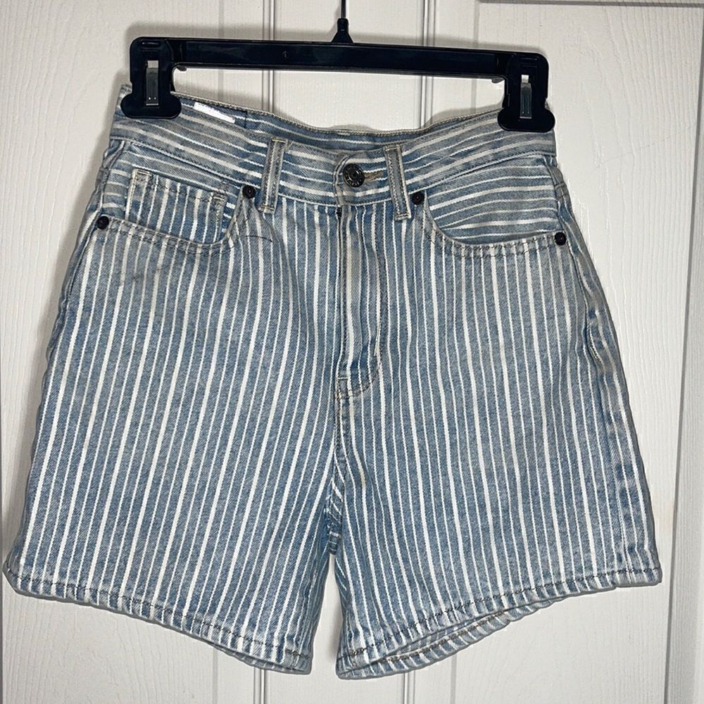 American Eagle Outfitters high waist striped mom short size 00